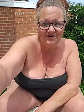 MissQueenBeex online show from May 28, 2:26 pm