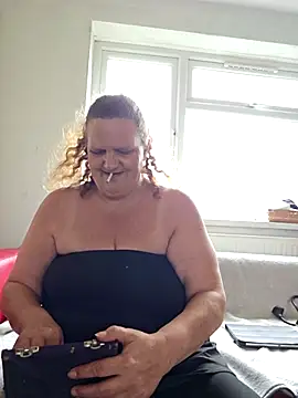 MissQueenBeex online show from May 3, 2:42 pm