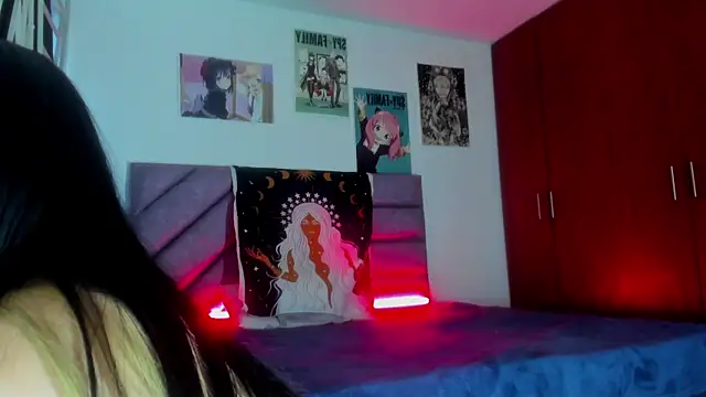 KARINNA  RAVEN online show from October 30, 10:33 pm