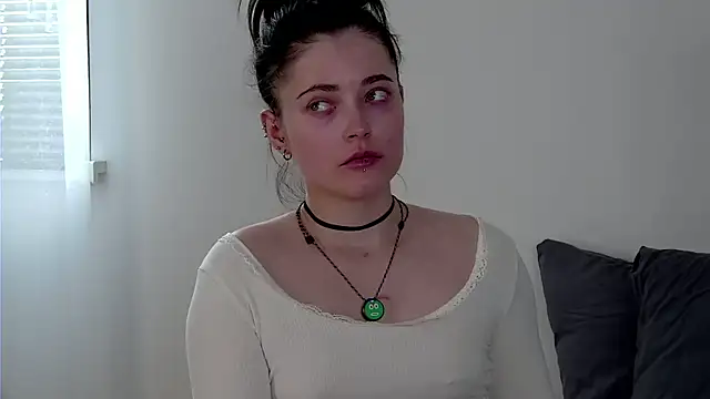 AshleyD  online show from May 24, 1:32 pm