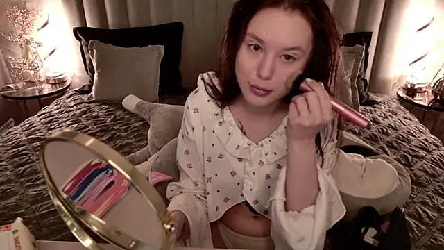 CarolineTenders online show from May 4, 1:31 am