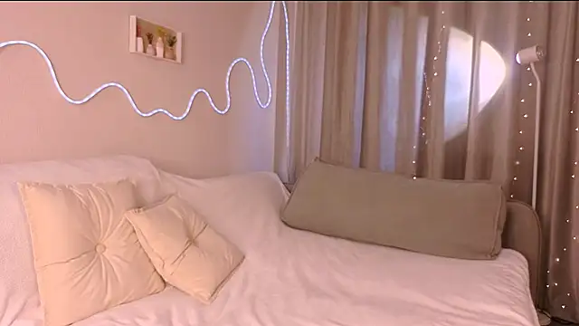 Lilo Sims online show from November 28, 4:48 am