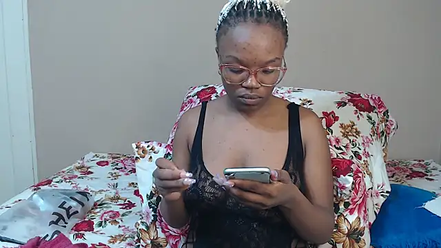 YummyMelanin117 online show from April 9, 12:57 am