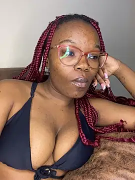 YummyMelanin117 online show from May 5, 9:40 pm