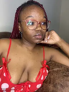 YummyMelanin117 online show from May 4, 9:29 pm