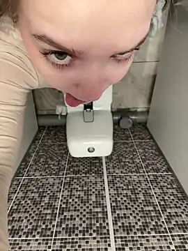 bambi lu online show from October 28, 6:13 pm