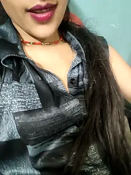 Eshwari Chopra online show from April 29, 5:30 pm
