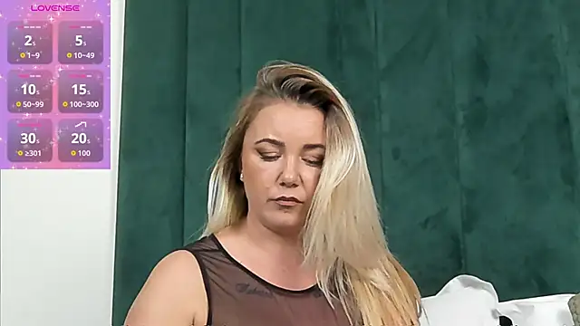 Sophie Maeve online show from October 18, 4:48 am