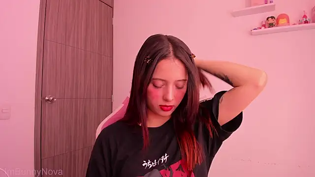 ImBunnyNova online show from May 19, 8:27 pm