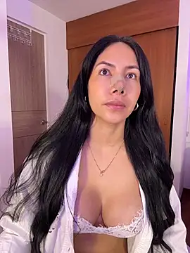 ArianaReynoldss online show from May 10, 9:55 am