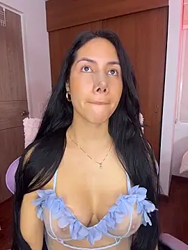 ArianaReynoldss online show from May 4, 12:42 pm