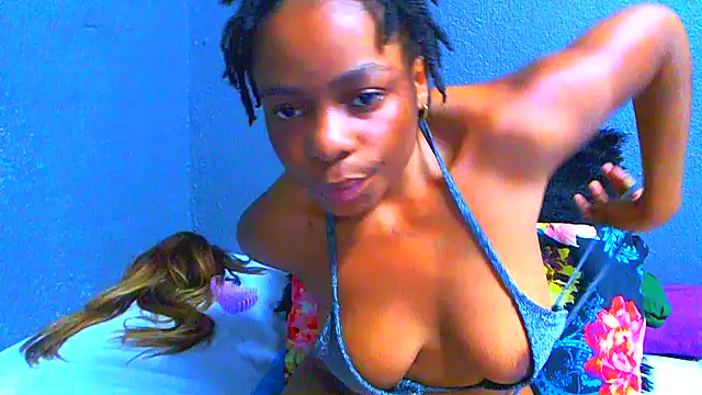 SMALLBOOBSXX online show from May 4, 12:09 pm