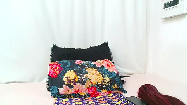 SMALLBOOBSXX online show from November 29, 4:49 am