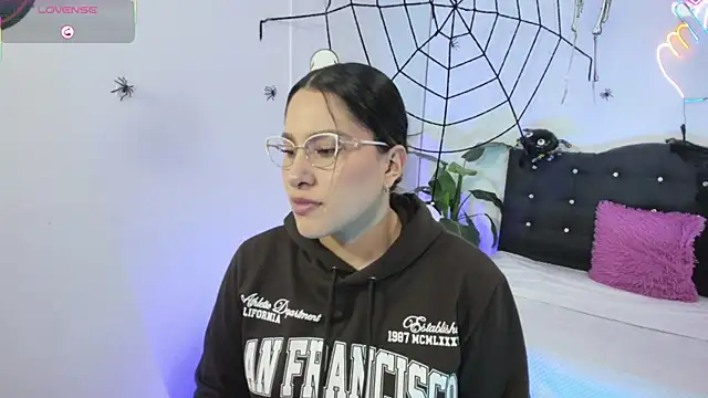 saaya tay online show from October 28, 3:12 am