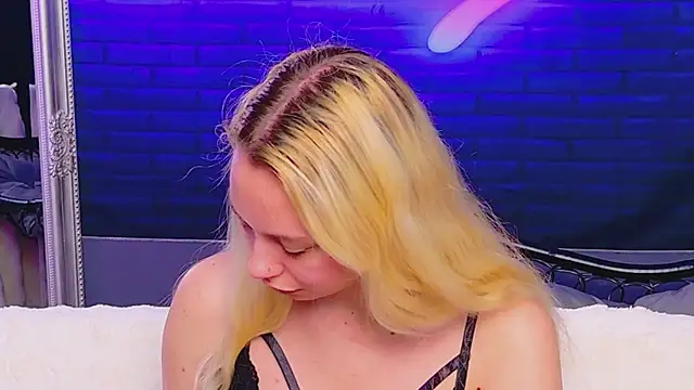 AlessiaCroft online show from July 5, 4:19 am