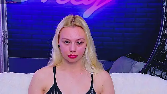 AlessiaCroft online show from May 6, 4:38 am