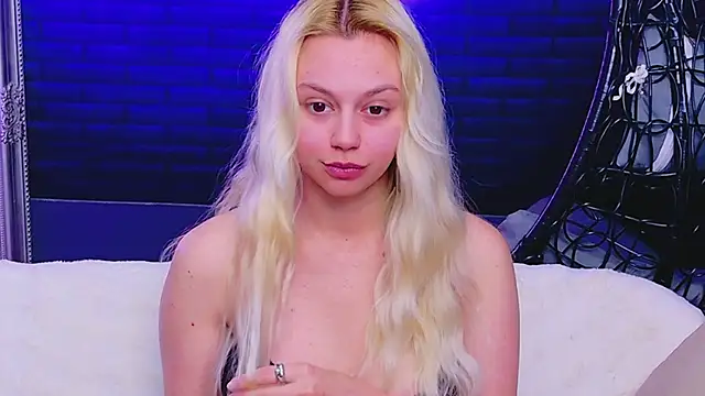 AlessiaCroft online show from May 13, 4:07 am