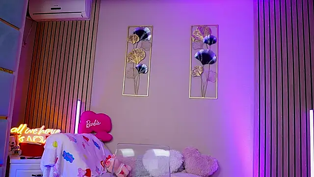 SabrinaJade online show from February 13, 6:26 am