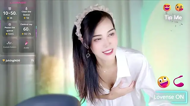 Snapshot of LunaBelle1984 chatting on September 14, 3:54 pm LunaBelle1984 online show from September 14, 3:54 pm