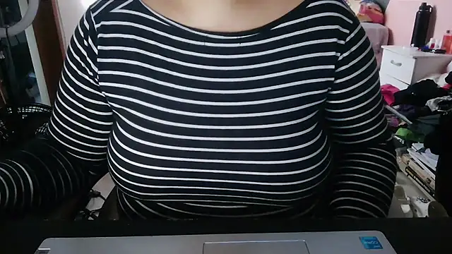 nicolebiancardi5 online show from April 7, 11:56 am