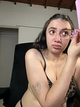 Mia  Gray online show from May 21, 7:34 pm