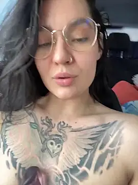 MeekyRich online show from February 6, 7:01 am