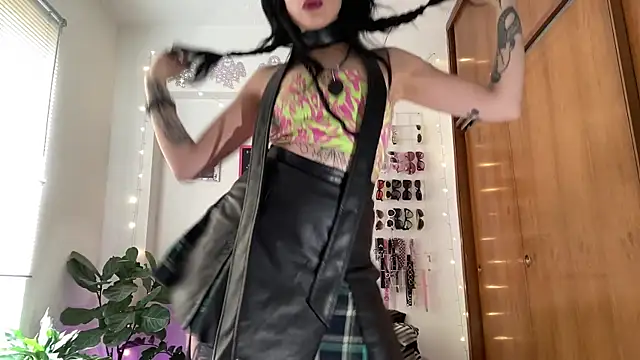 ELENA UMBRA online show from May 20, 4:48 pm
