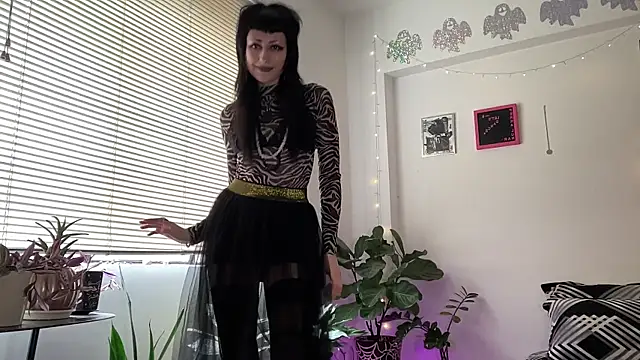 ELENA UMBRA online show from May 21, 4:49 pm