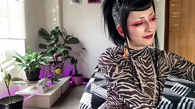 ELENA UMBRA online show from May 27, 4:48 pm