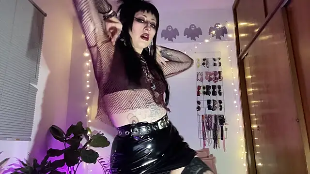 ELENA UMBRA online show from April 4, 2:43 am