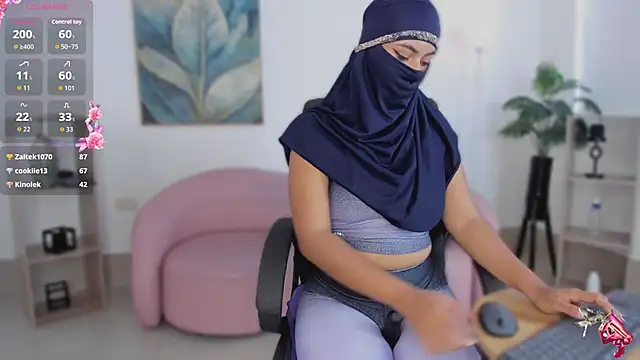 kylie soraya online show from November 10, 6:25 pm