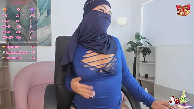 kylie soraya online show from December 13, 7:53 pm