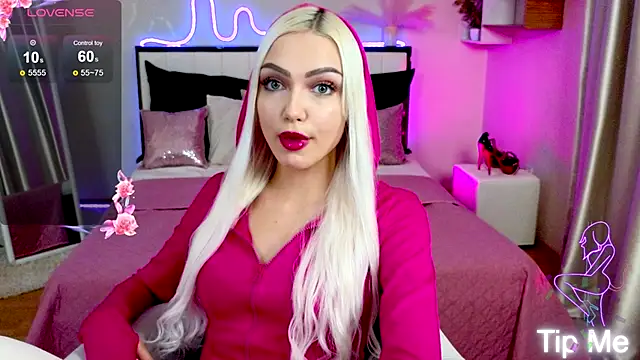 LinaLirian online show from October 7, 6:12 pm