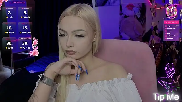 LinaLirian online show from May 25, 9:52 am