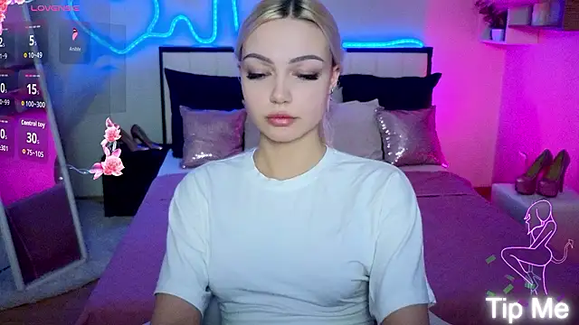 LinaLirian online show from February 10, 2:42 pm