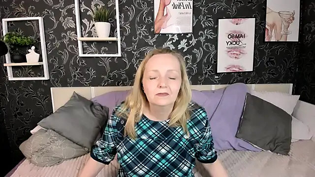 Karen Villis online show from May 24, 11:53 am