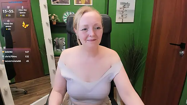Karen Villis online show from May 13, 4:24 pm