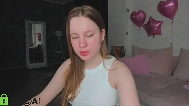 Candy Cansew online show from May 26, 1:05 am