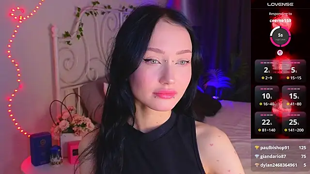  holly berry  online show from September 28, 2:07 am