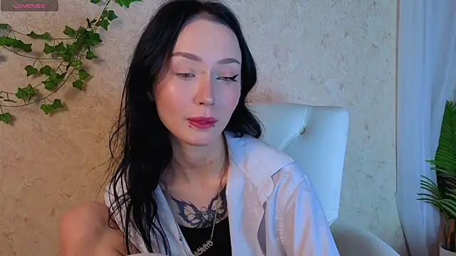  holly berry  online show from September 20, 1:27 am