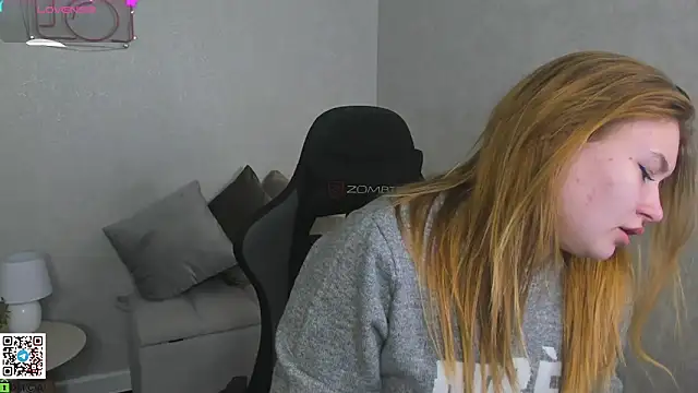 Christine Wallker online show from October 20, 1:52 am