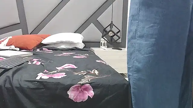 amanda ramirez online show from May 6, 11:09 pm