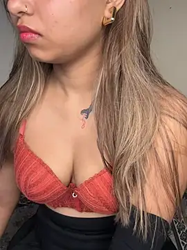 Scarlett 1819 online show from May 25, 7:02 pm