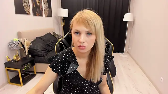 Snapshot of LindaSandy_1 chatting on September 22, 6:01 am LindaSandy 1 online show from September 22, 6:01 am