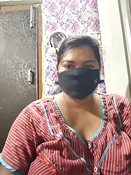Liyaa 24 online show from May 6, 4:33 pm