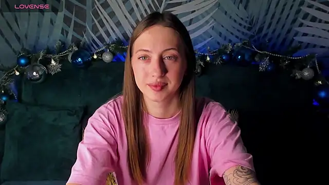 ChristyCrayme online show from December 20, 10:47 pm