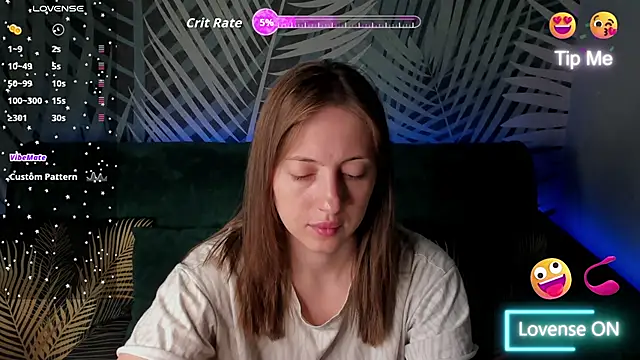 ChristyCrayme online show from May 6, 10:03 pm