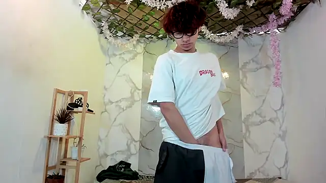 Bastian boyshot77 online show from May 17, 7:46 pm