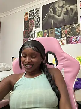 Lil-shawrie online show from May 16, 5:54 am