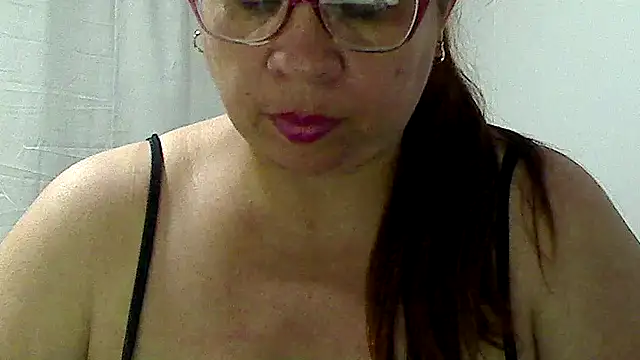 luciana69hot online show from May 20, 9:45 pm